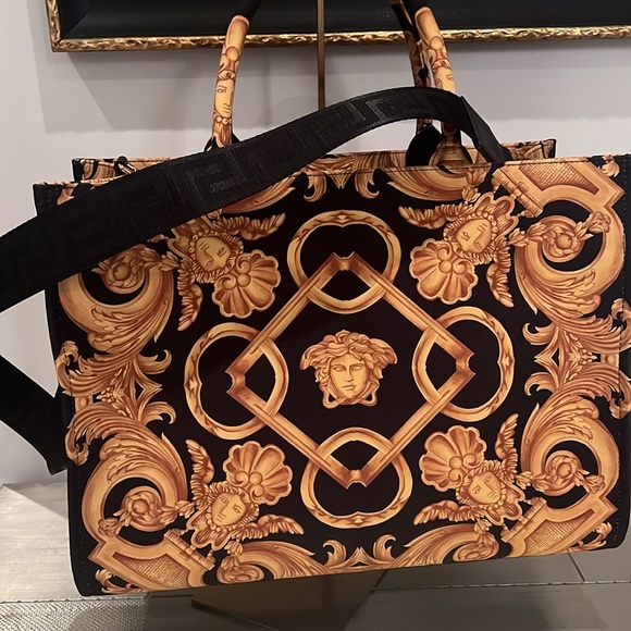 Versace Black and Gold Baroque Tote Bag - Picture 5 of 7